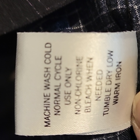 WINDHAM POINTE BLACK BUTTON DOWN WITH PALM TREES - Picture 9 of 10